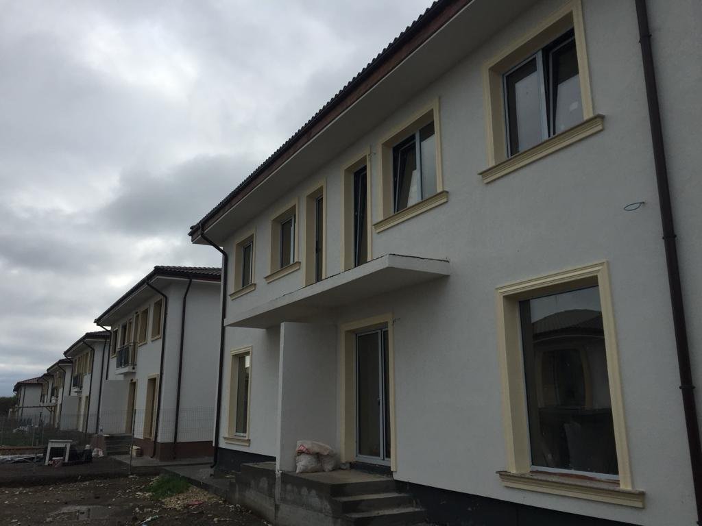 Uși glisante culisant-ridicătoare pentru terasă cu prag încastrat zero-step